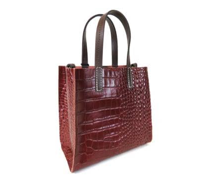 Wholesale leather handbags, belts, wallets from Italy: LEATHER COUNTRY